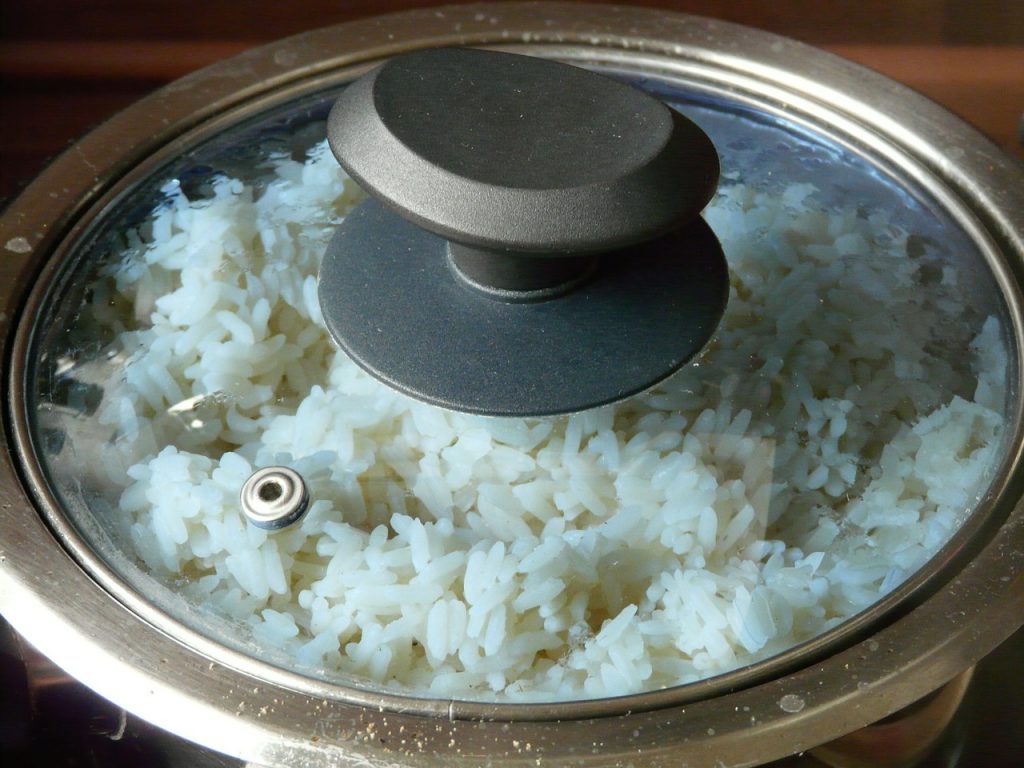تفاوت استفاده از قابلمه، آرام پز و پلوپز برای پخت برنج